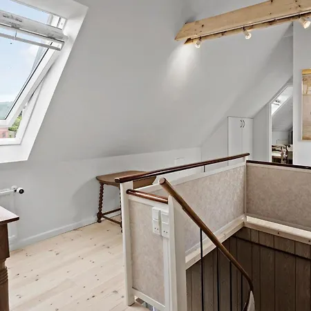 5 Bedroom Stunning In בנדהולם