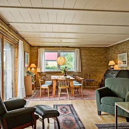 5 Bedroom Stunning In *